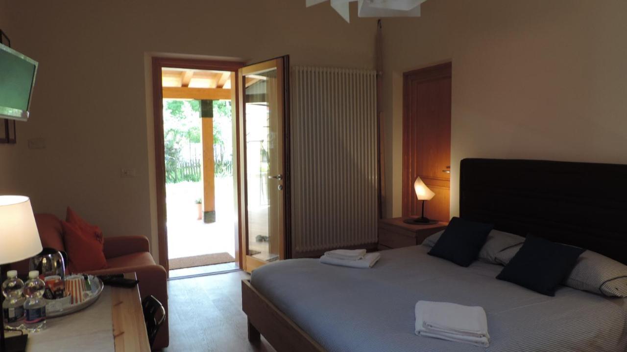 B&B Louc Gubit Frisanco Exteriör bild